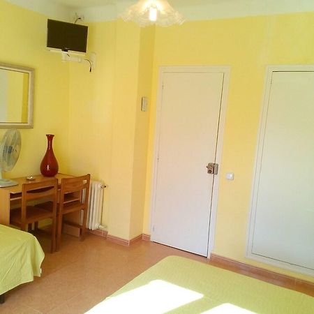 Hostal Lleida Calafell Kültér fotó