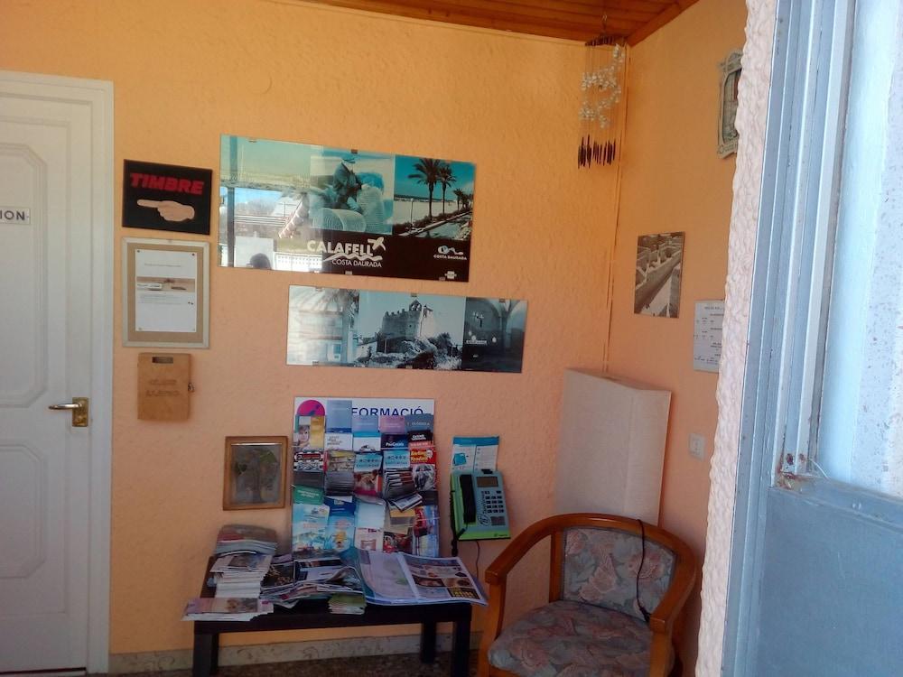 Hostal Lleida Calafell Kültér fotó